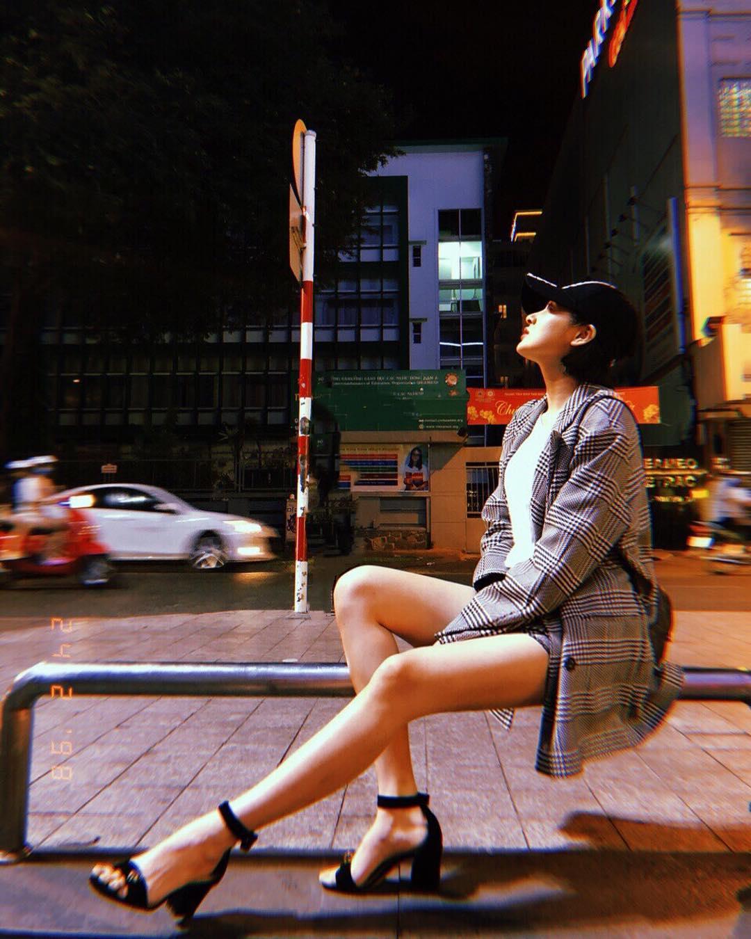 Tin sao Việt: Mẹ Angela Phương Trinh trẻ trung quyến rũ không kém con gái-8