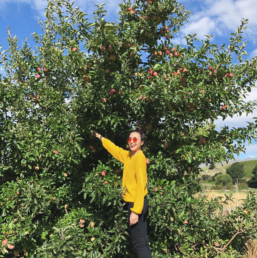 Tin sao Việt: Mẹ Angela Phương Trinh trẻ trung quyến rũ không kém con gái-5