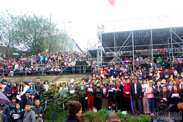 Hà Nội: Cảnh phóng sinh cá lớn nhất trong năm ở sông Hồng-2