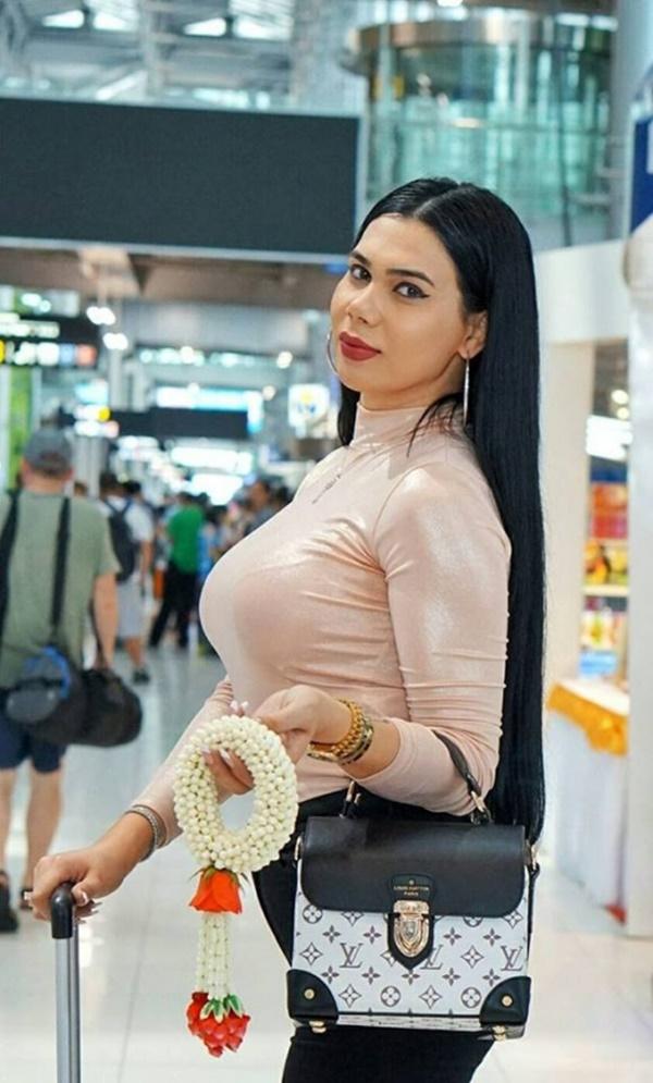 Hương Giang ngọt ngào ‘đánh bật’ dàn người đẹp chuyển giới kém sắc trong ngày nhập cuộc-5