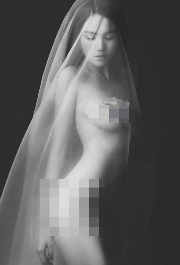 Sau khi tung ảnh nóng, Ngọc Trinh tiếp tục đốt mắt fans bằng clip khoe thân táo bạo-1