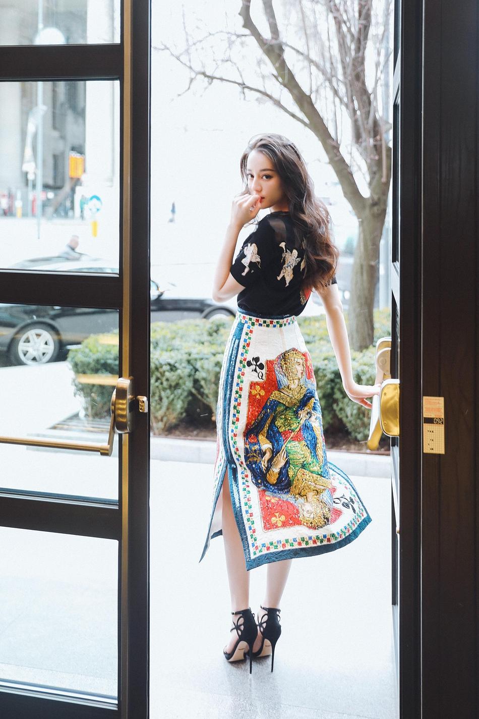 Loạt ảnh chứng minh Địch Lệ Nhiệt Ba chính là mỹ nhân 9x đẹp nhất Cbiz-5