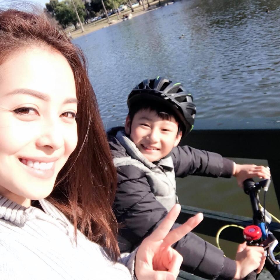 Tin sao Việt: Phạm Hương và Ngọc Trinh khoe vòng hai phẳng lì sau Tết-5