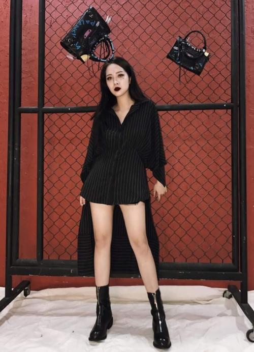 Đây là cách em họ xinh đẹp của Hương Tràm cao thêm cả tấc chỉ chưa đầy 10 phút-10