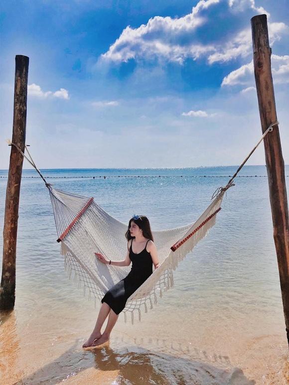 Hot girl - hot boy Việt: Cư dân mạng soi ra phần khuỷu tay dị dạng của Quỳnh Anh Shyn-3