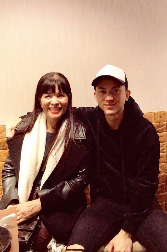 Hot girl - hot boy Việt: Cư dân mạng soi ra phần khuỷu tay dị dạng của Quỳnh Anh Shyn-10