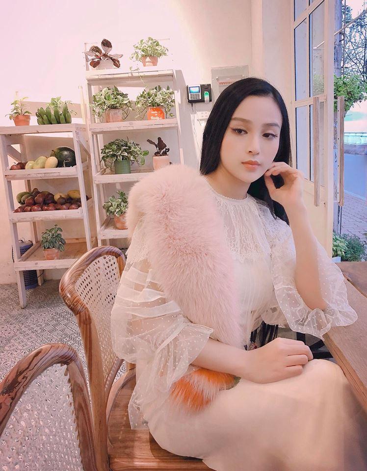 Hot girl - hot boy Việt: Cư dân mạng soi ra phần khuỷu tay dị dạng của Quỳnh Anh Shyn-9