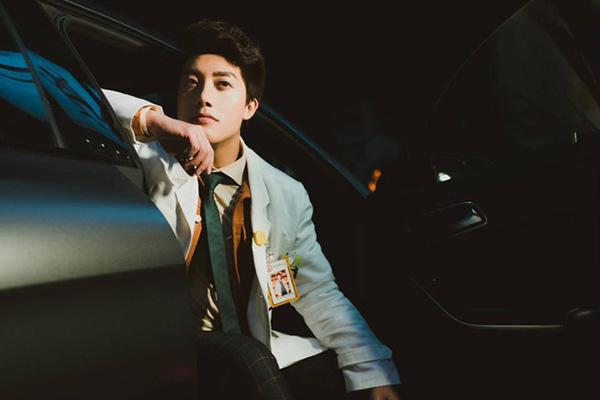 5 chàng bác sĩ điển trai gây bão mạng xã hội-1