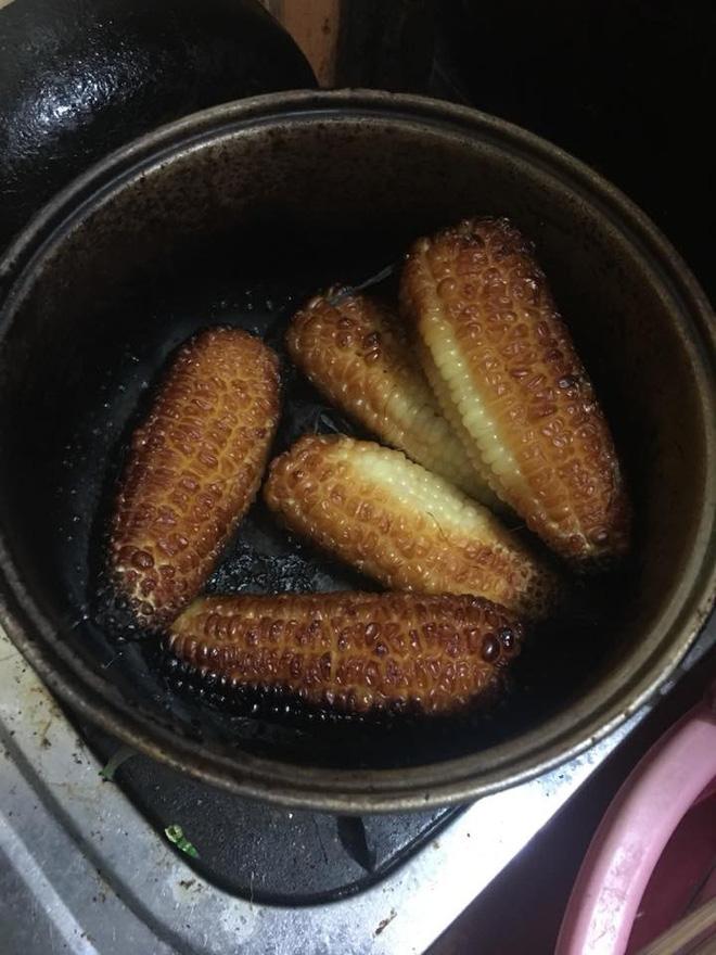 Cô nàng hồn nhiên khoe món ngô luộc bóng đêm xong còn hỏi: Em lấy chồng được chưa?-2