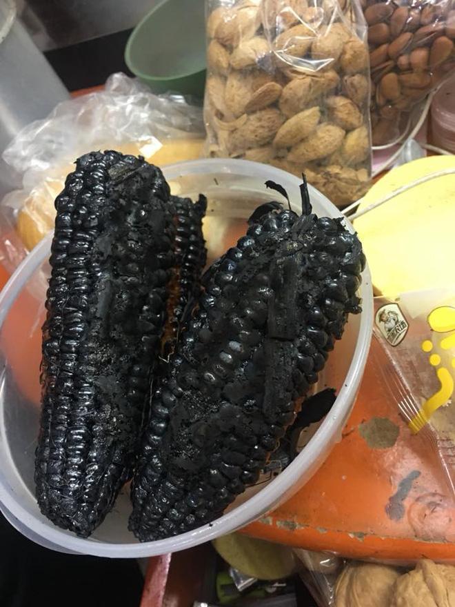 Cô nàng hồn nhiên khoe món ngô luộc bóng đêm xong còn hỏi: Em lấy chồng được chưa?-3