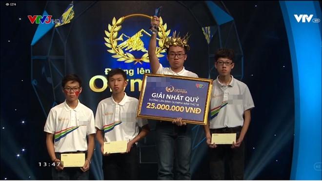 Cùng là khóc ăn mừng chiến thắng nhưng người được tung hô, kẻ chịu ê chề tại Olympia 2018-2