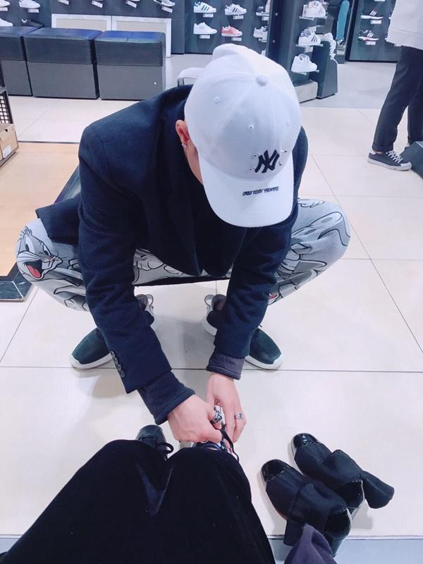 Linh Chi tan chảy vì quá hạnh phúc khi được Lâm Vinh Hải buộc dây giày-9