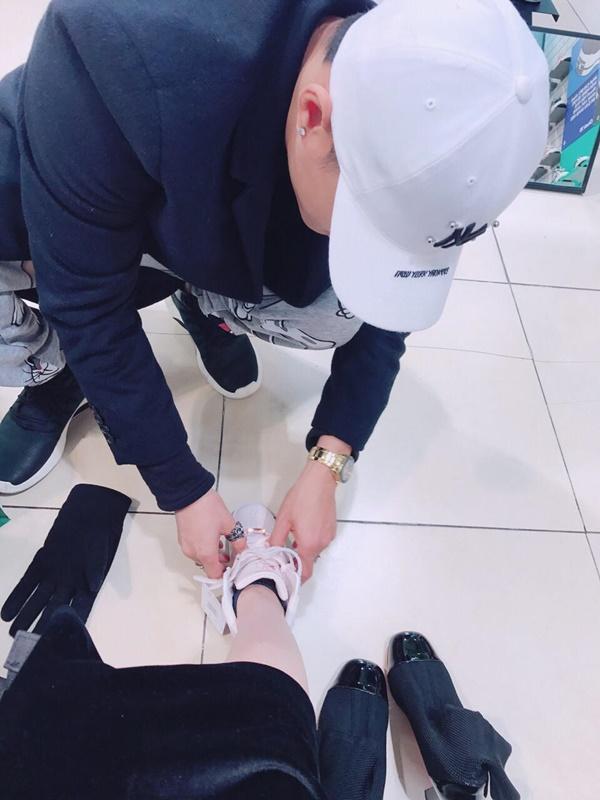 Linh Chi tan chảy vì quá hạnh phúc khi được Lâm Vinh Hải buộc dây giày-10