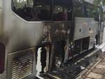 Xe khách bốc cháy sau tiếng nổ lớn ở Sài Gòn