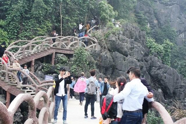 Giới trẻ phát cuồng với khu danh thắng Tràng An cổ-10