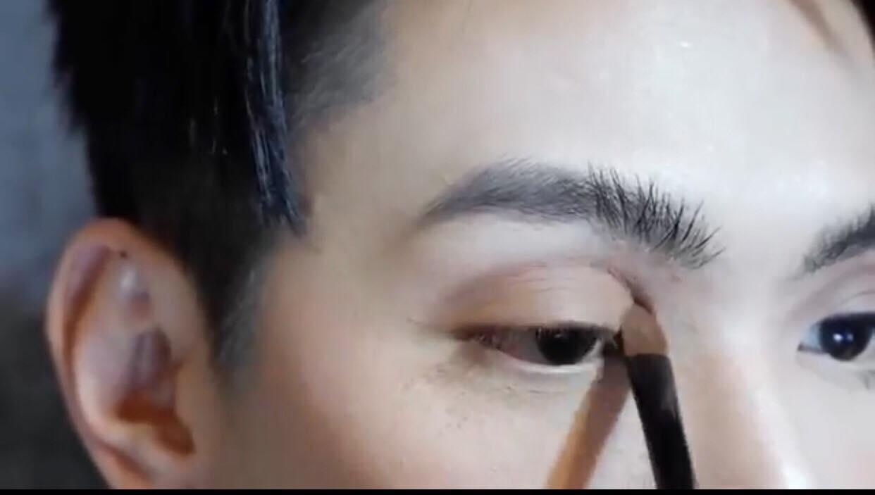 Tuyệt kĩ sở hữu cửa sổ tâm hồn vạn người mê của Đào Bá Lộc-3