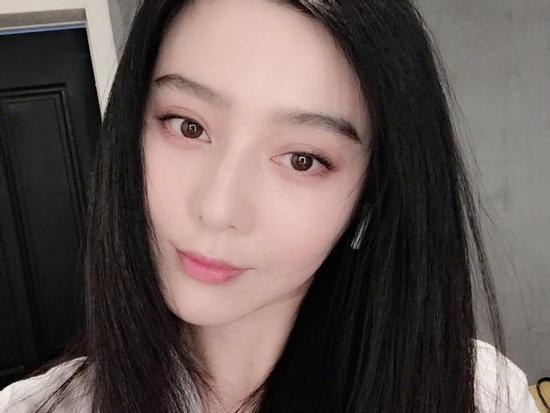 Cư dân mạng than trời, Phạm Băng Băng ngưng review mỹ phẩm vì...không còn hàng để mua