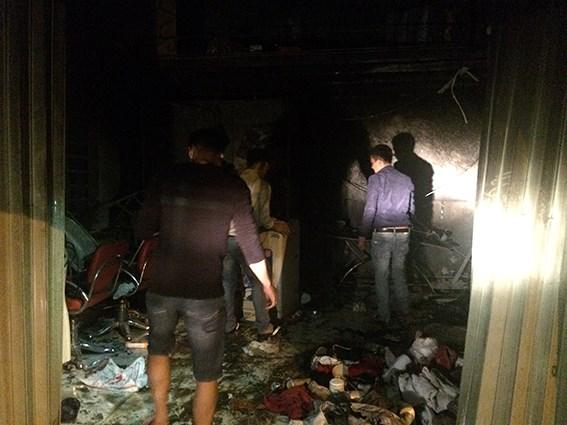 Đôi nam nữ bốc cháy nghi ngút trong tiệm tóc khóa trái cửa ở Sài Gòn-2