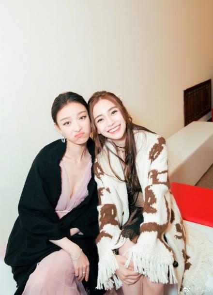 Dương Mịch chờ đúng 0h mừng sinh nhật Angela Baby, Huỳnh Hiểu Minh lặn lội sang Paris cùng bà xã-7