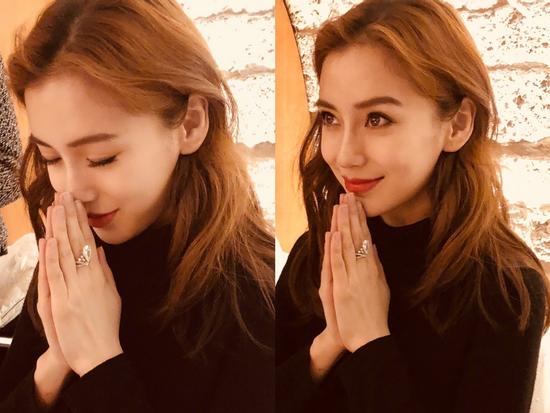 Dương Mịch chờ đúng 0h mừng sinh nhật Angela Baby, Huỳnh Hiểu Minh lặn lội sang Paris cùng bà xã