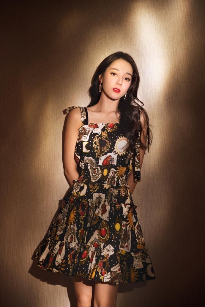 Khoe thần thái đỉnh cao, Địch Lệ Nhiệt Ba khiến khán giả chết lặng vì quá đẹp-3