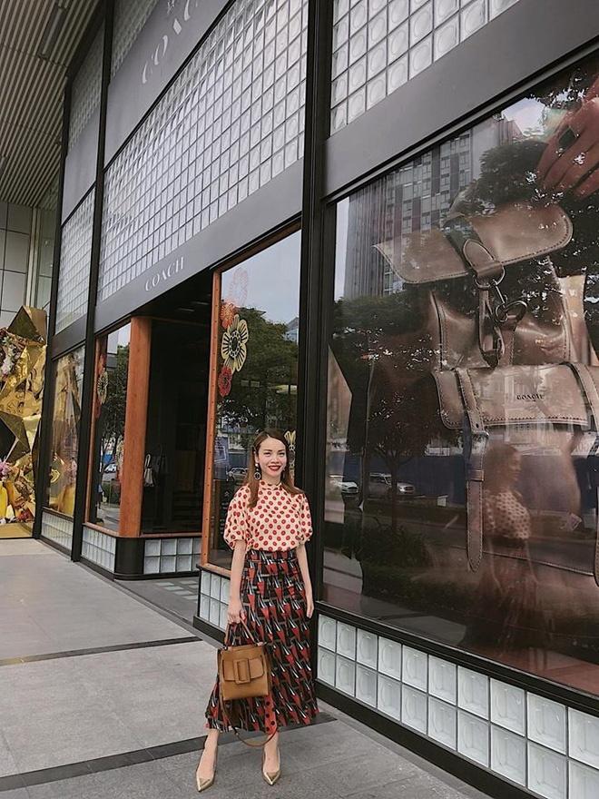 Street style đầu năm của dàn sao Việt chỉ toàn hàng hiệu là hàng hiệu-9