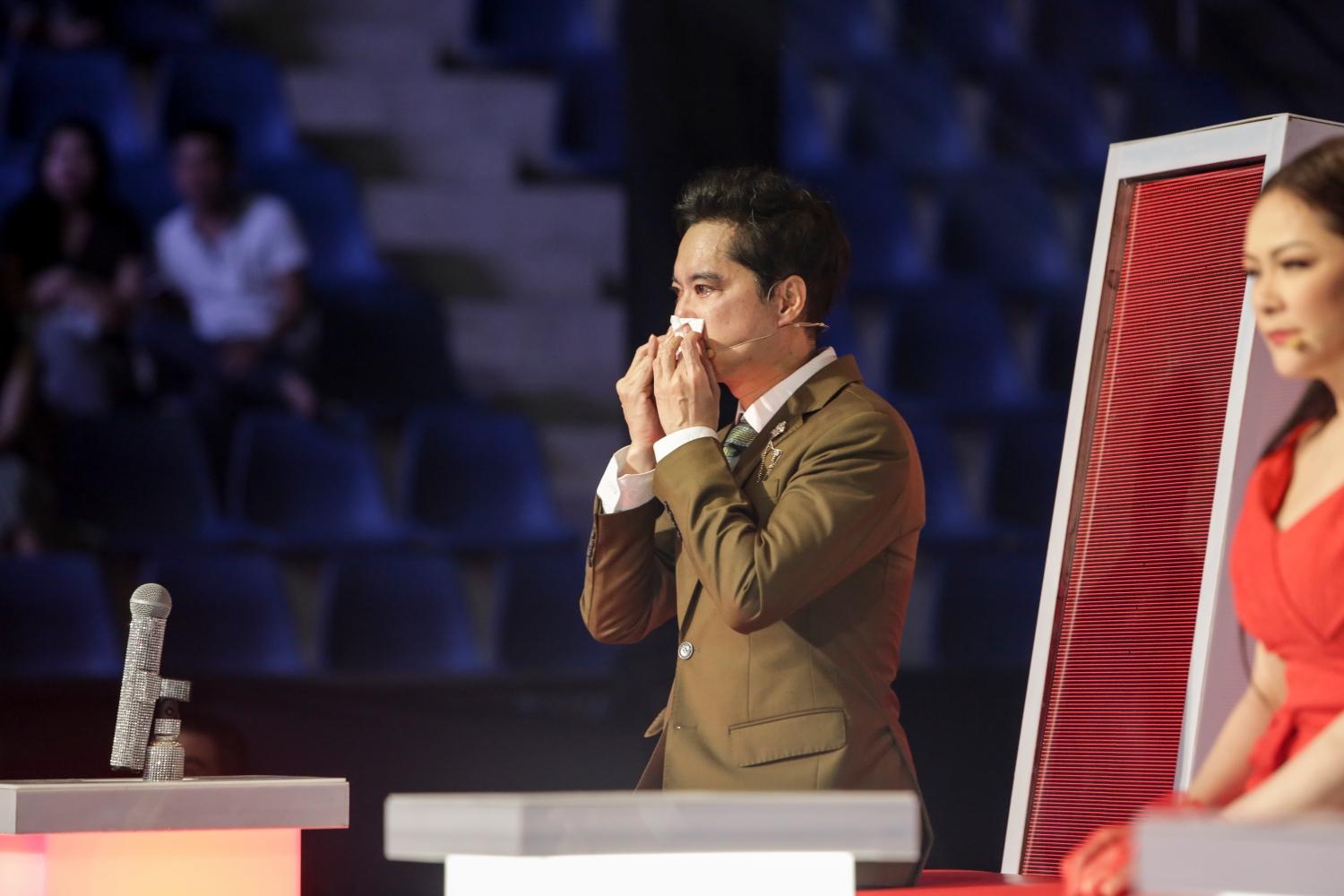 Ngọc Sơn khóc lạc giọng vì tiếng hát của vận động viên điền kinh khiếm thị-1