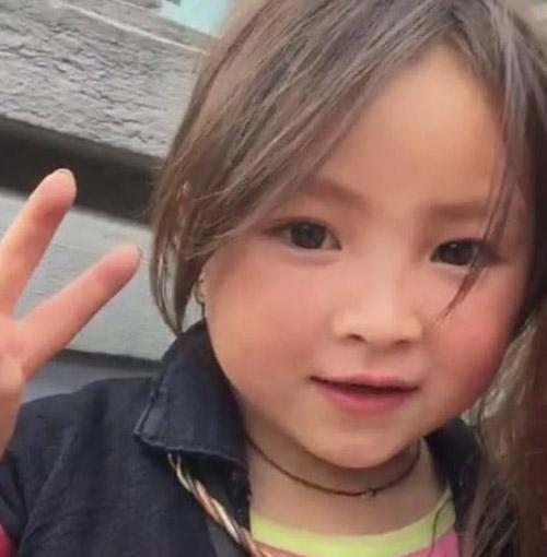 Những bé gái vùng cao xinh đẹp tựa con lai khiến dân mạng chao đảo thời gian qua-3