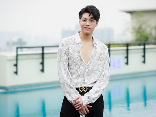 Bị fan quây kín thành quen, Noo Phước Thịnh bình tĩnh nán lại chụp hình cùng fan cuồng-2