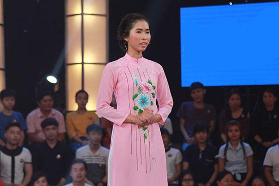 Cô gái mặt bất biến lại gây bão khi nhận giải thưởng 150 triệu-1