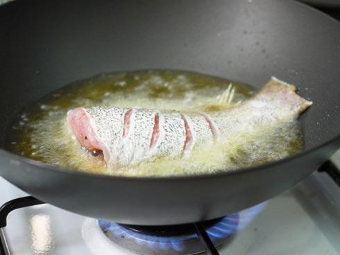 Những kiêng kỵ trong mâm cỗ cúng gia tiên rằm tháng Giêng và giờ cúng tốt nhất-2