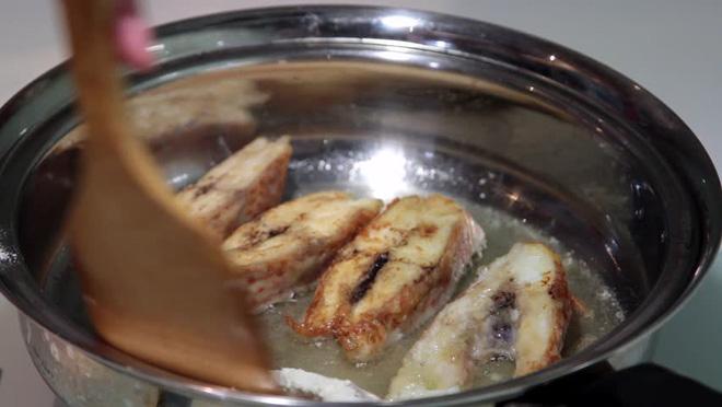 Bởi vì bạn còn mắc những lỗi sau nên món cá bạn nấu mãi vẫn chưa thơm ngon-2