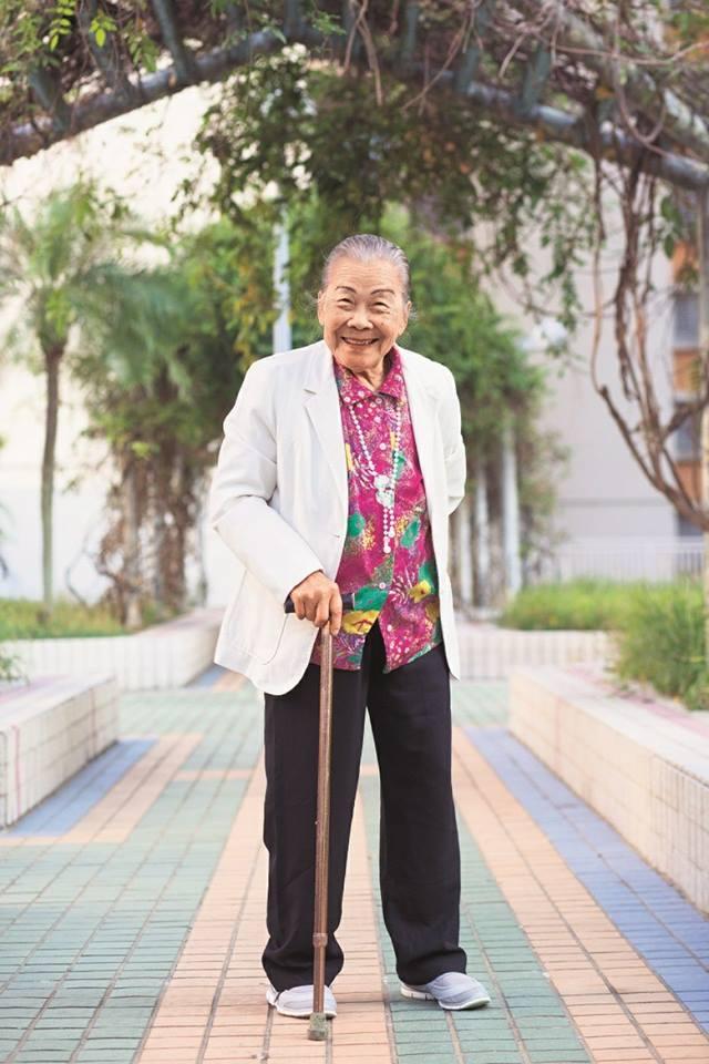 Chân dung nữ diễn viên 82 tuổi vẫn đóng phim để kiếm tiền nuôi con gái-1