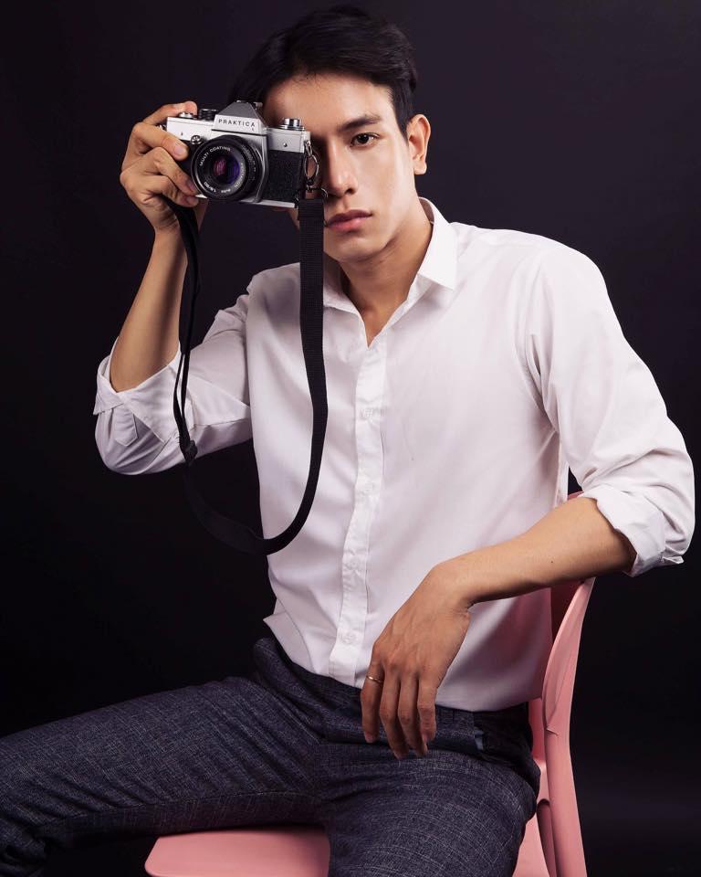 Ngoại hình chuẩn... soái ca của trai tân khiến bà mẹ 2 con đã ly dị chồng rung động-6