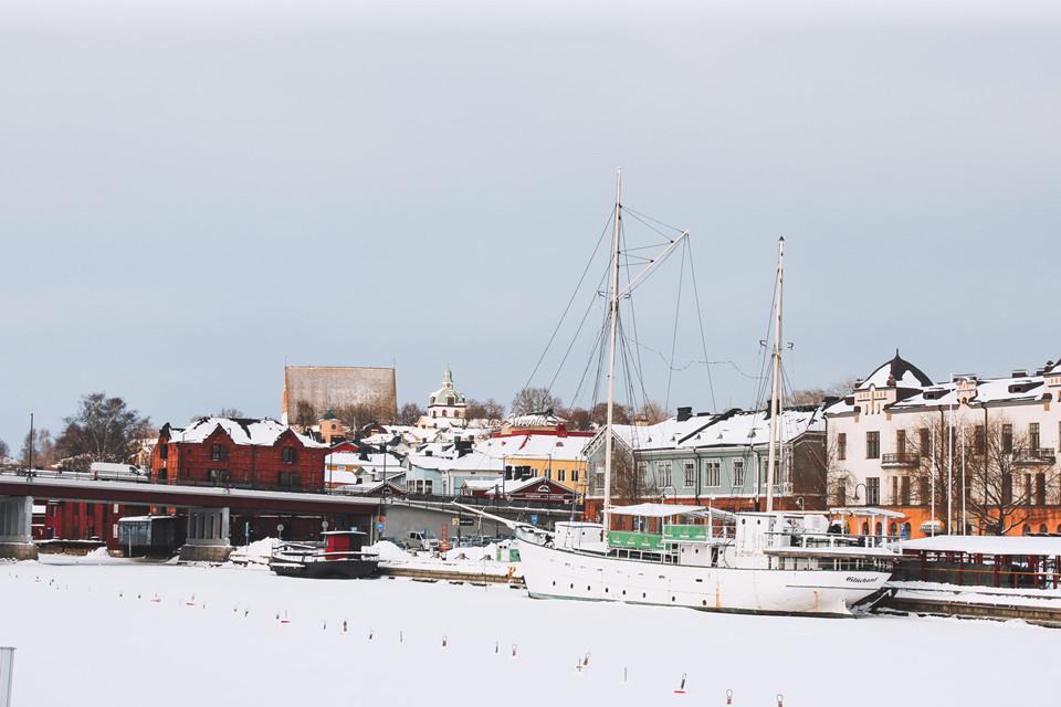 Mùa xuân trên quê hương của những ông già Noel-5