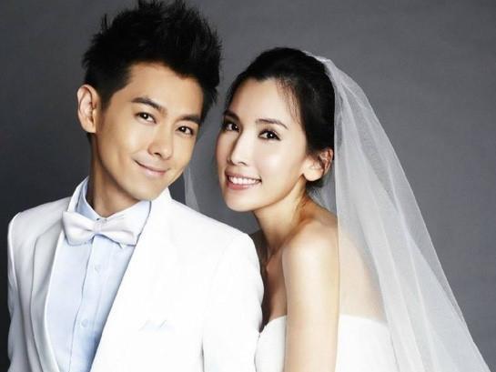 Là mẹ 3 nhóc tì, vóc dáng bà xã Lâm Chí Dĩnh vẫn mảnh mai, thon thả như gái thanh xuân-14