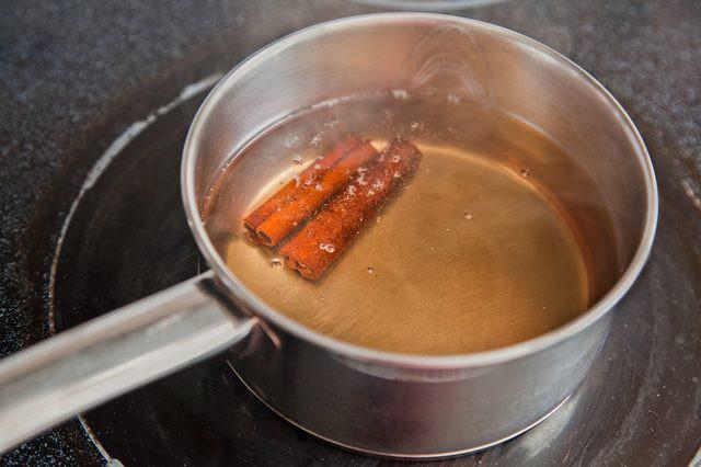 Để bếp không tanh mùi cá, trước khi chế biến hãy ngâm cá với hỗn hợp này-2