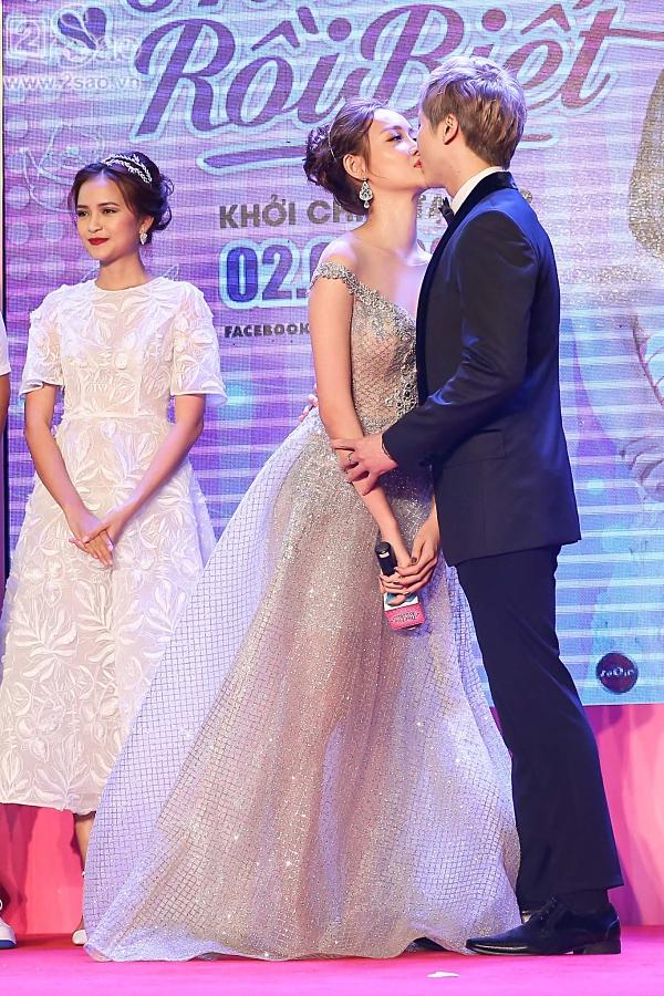 Trương Mỹ Nhân được thiếu gia bất động sản khóa môi giữa sự kiện-5