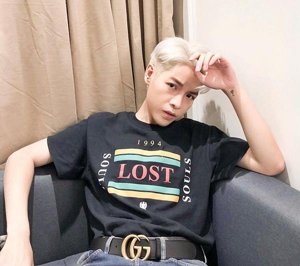 Gia đình hoa dâm bụt tổng tấn công làng thời trang bằng hàng hiệu xa xỉ-10