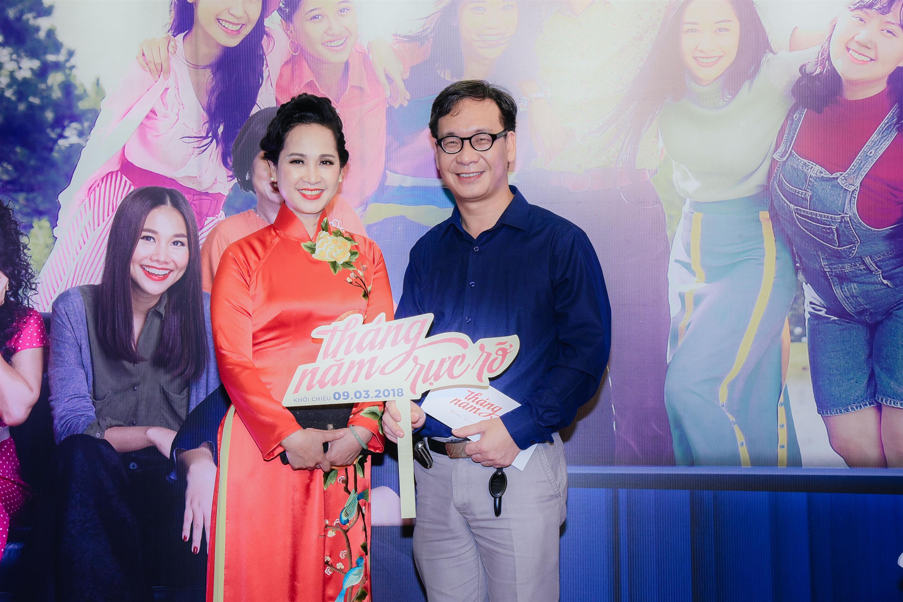 Thanh Hằng và Hoàng Oanh khoe nhan sắc đỉnh cao trên thảm đỏ Tháng năm rực rỡ-10