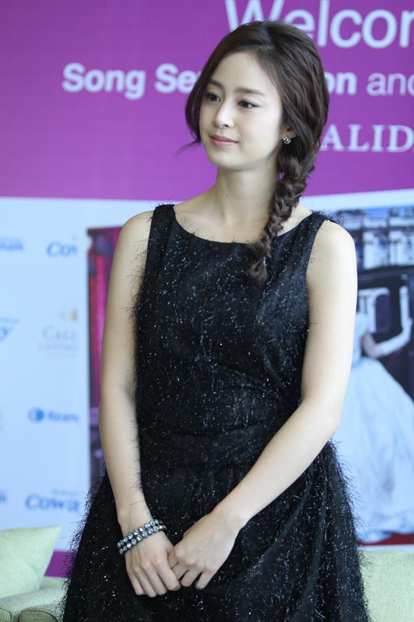 Nữ thần sắc đẹp Kim Tae Hee xác nhận tới Việt Nam lần 2-3