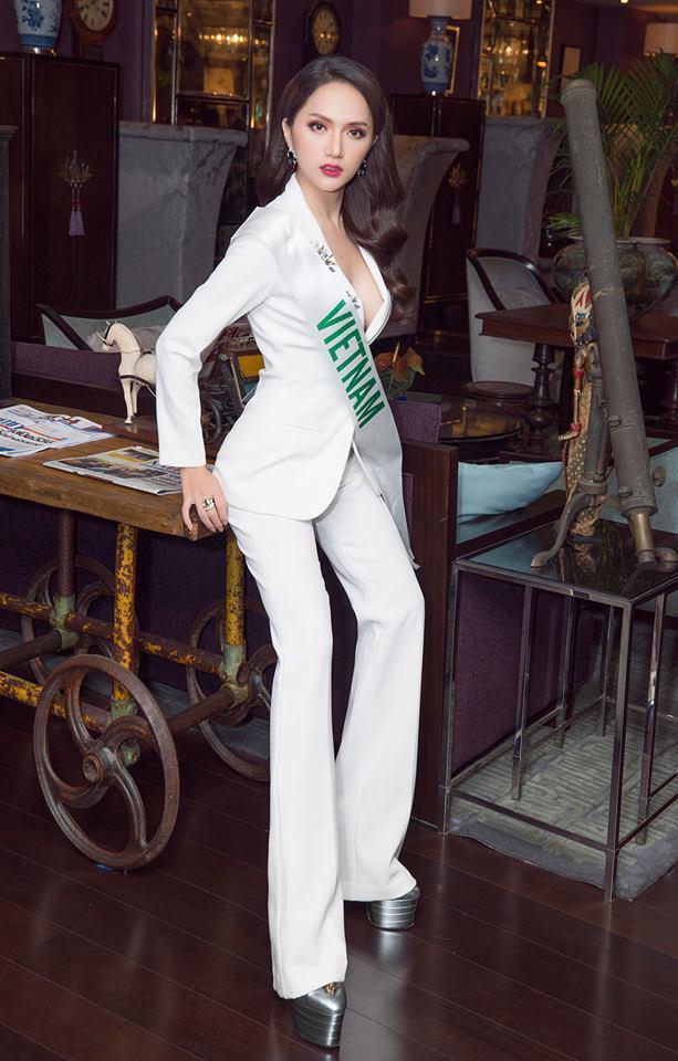 Ngắm loạt thiết kế đã giúp Hương Giang Idol đăng quang Hoa hậu chuyển giới Quốc tế 2018-6