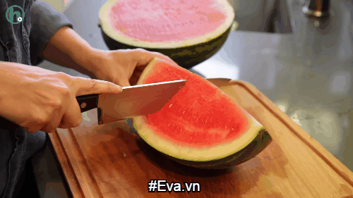 Chỉ 1 quả dưa hấu nhưng lại có nhiều cách bổ hay thế này!-1