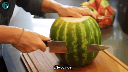 Chỉ 1 quả dưa hấu nhưng lại có nhiều cách bổ hay thế này!-4