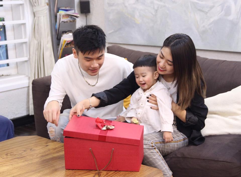 Hot girl - hot boy Việt: Yến Tatoo rủ bạn trai tham gia thử thách Chubby Bunny-8