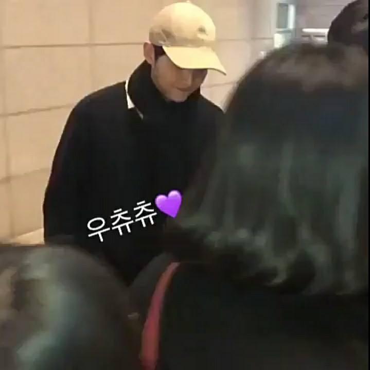 Song Hye Kyo bịt kín mặt cùng ông xã Song Joong Ki đi xem nhạc kịch-1