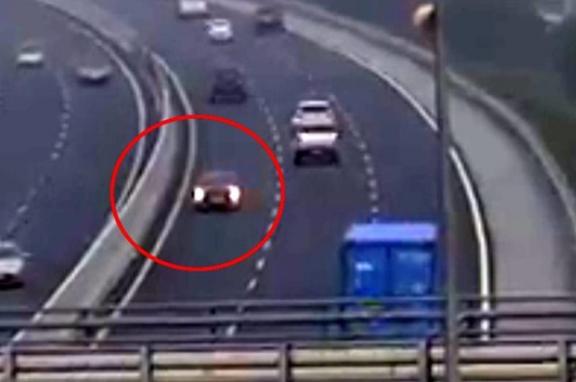 Xử phạt 7,5 triệu đồng và tước bằng lái xe 5 tháng với nữ tài xế ở Hà Nội chạy ngược chiều trên cao tốc Hà Nội - Hải Phòng ngày 28/2. Lái xe này cho biết lí do của việc đi ngược chiều là đi quá lối rẽ nên đã quay đầu để ra khỏi đường cao tốc.