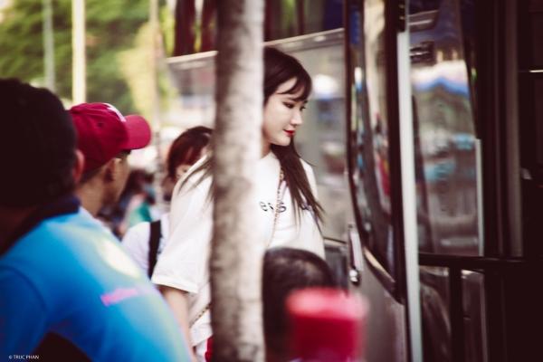 Dispatch đăng khoảnh khắc ‘dở khóc dở cười’ của LE (EXID): Bị khỉ ‘tấn công’ tại Phú Quốc-9