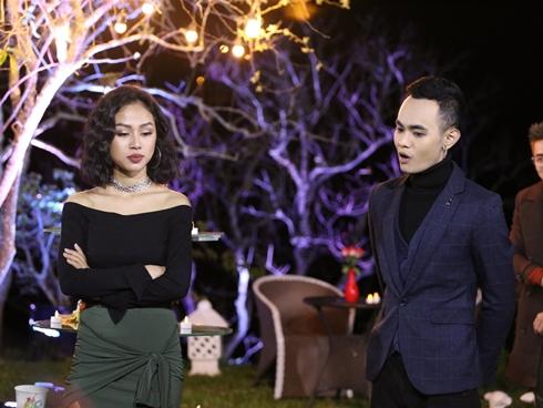 Hot girl - hot boy Việt: BB Trần tung bộ ảnh Phía sau một cô gái chất hơn nước cất-12