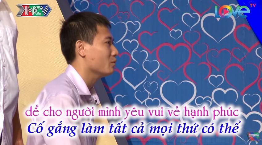 Khuôn mặt buồn muốn khóc của anh chàng để tuột mất bạn gái hotgirl trong Bạn muốn hẹn hò-8